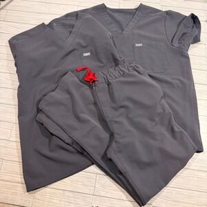 FIGS Technical Collection Scrub Set Graphite Gray 2 Tops L 1 Pisco Pant M 5039